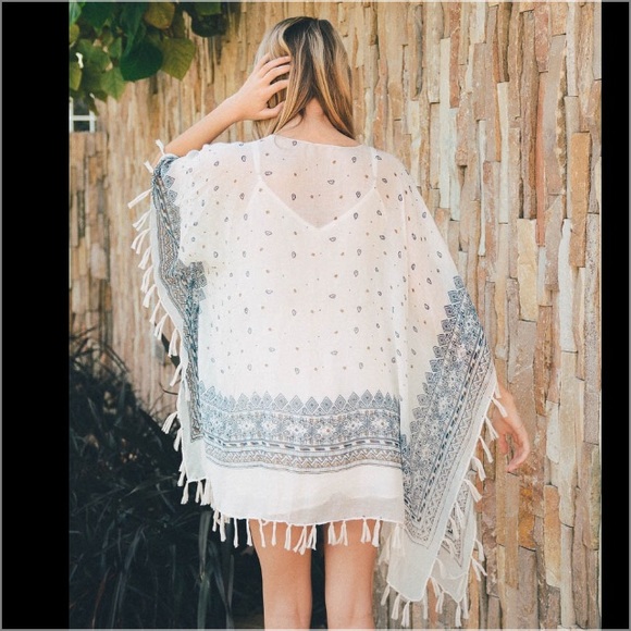 IVORY Paisley Kimono with Tassels - Picture 3 of 6