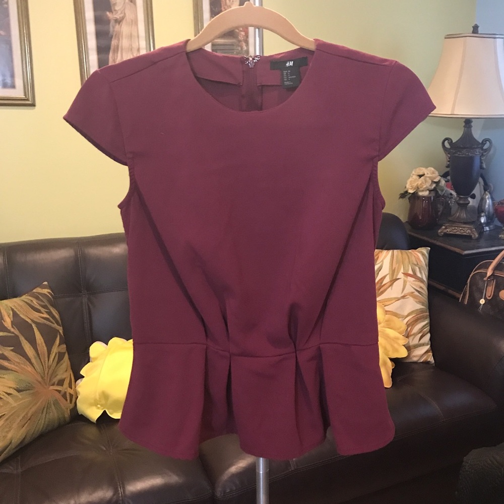 🥀 H&M Peplum Top
