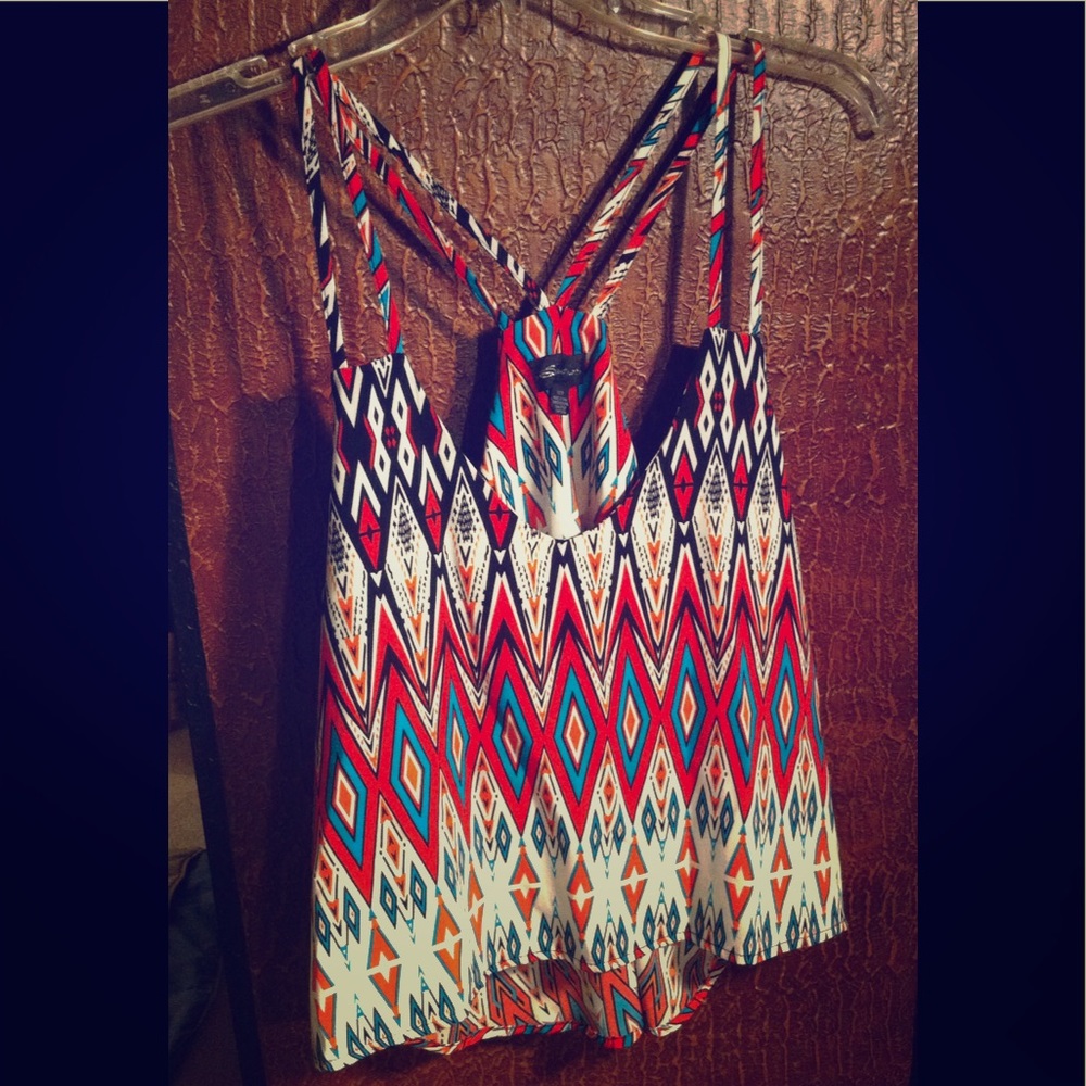 ❗PRICE DROP ❗Adorable colorful patterned tank top