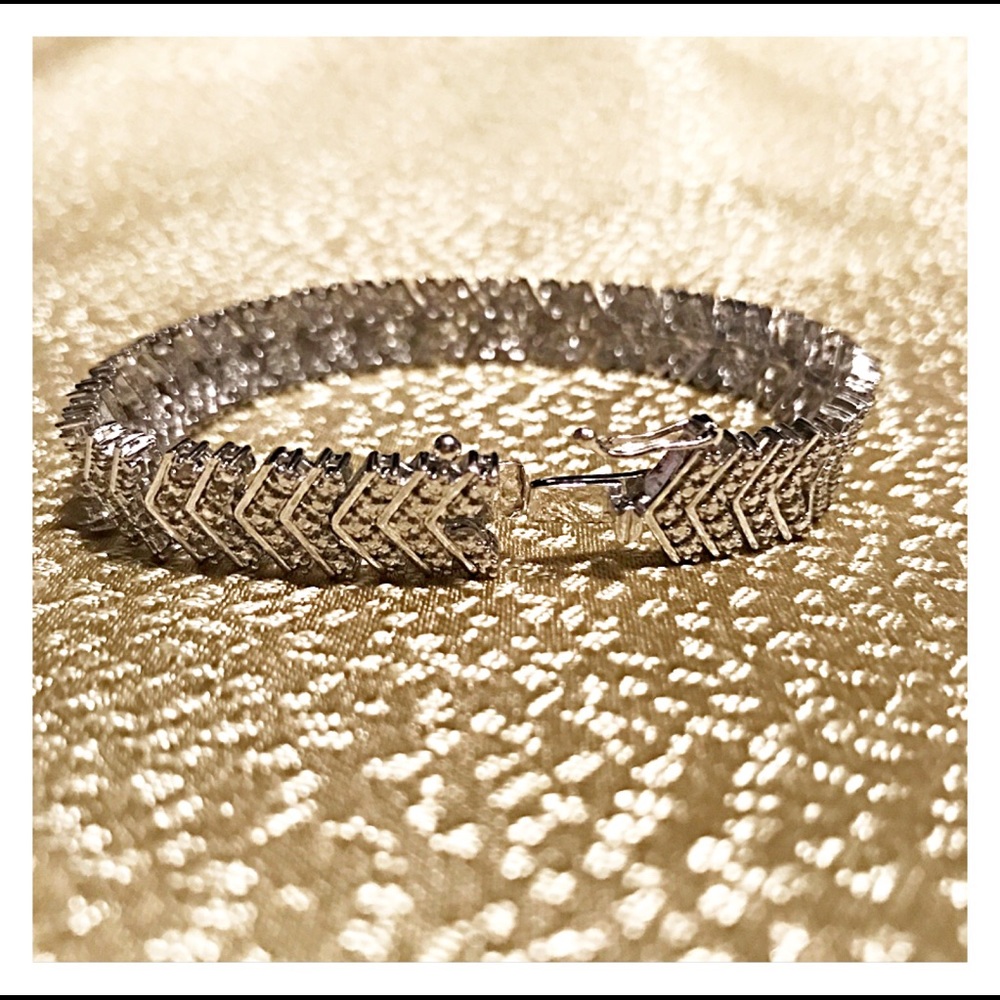 🌸SOLD🌸 1 carat Diamond Bracelet ❤️ - Picture 3 of 8