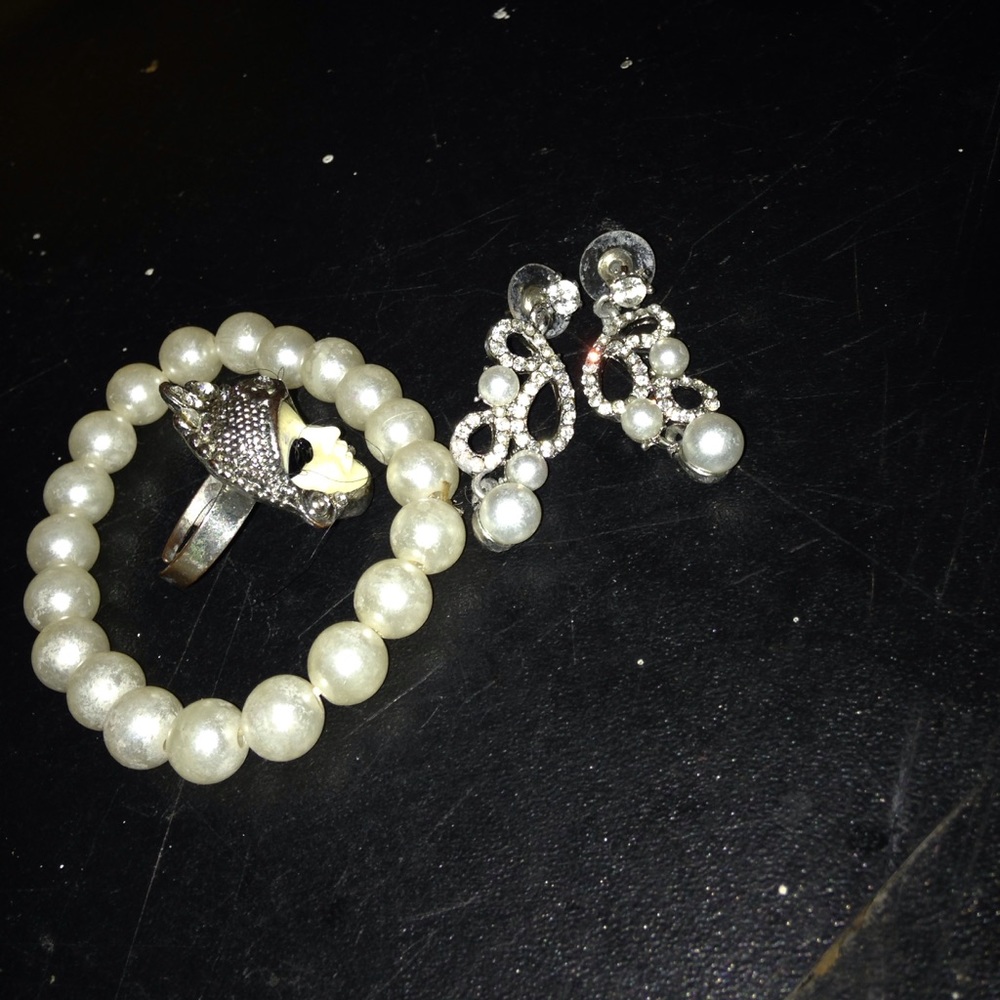 Pearl Set - Picture 2 of 4