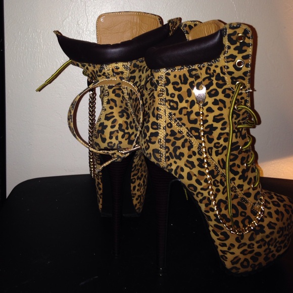 High top ankle boot heels - Picture 5 of 6
