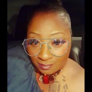 Meet your Posher, Raina