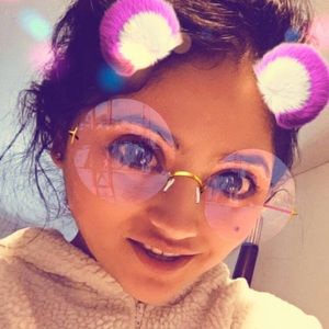 Meet your Posher, Ana