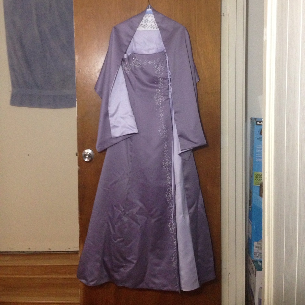 ‼️ PRICE DROP ‼️ Lilac prom dress