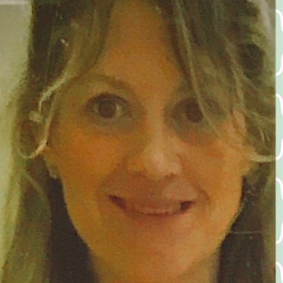 Meet your Posher, Julie - Picture 3 of 3