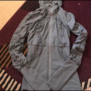 Lululemon jacket size 4.