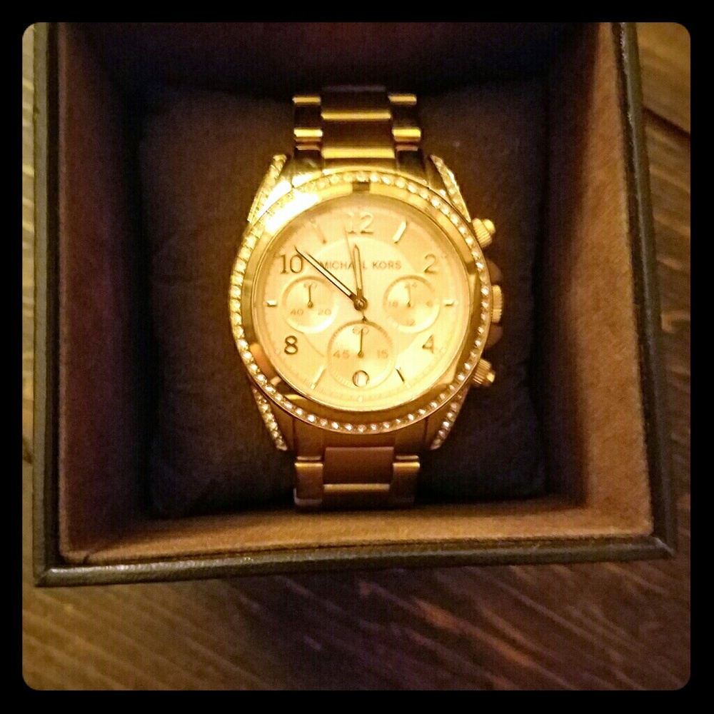 Watch - Picture 2 of 4