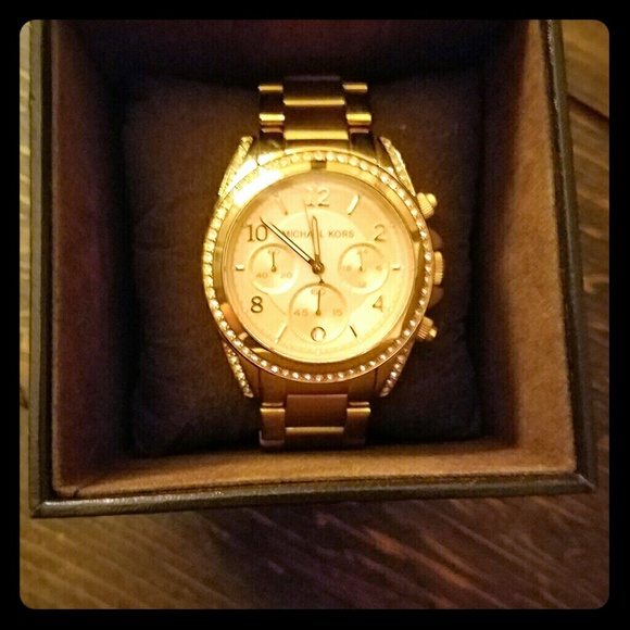 Watch - Picture 2 of 4