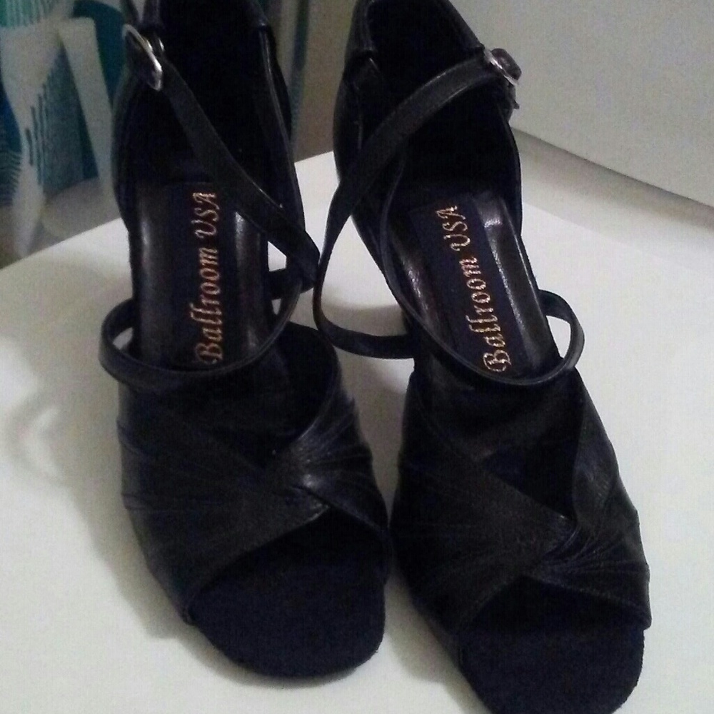 Ballroom dance shoes