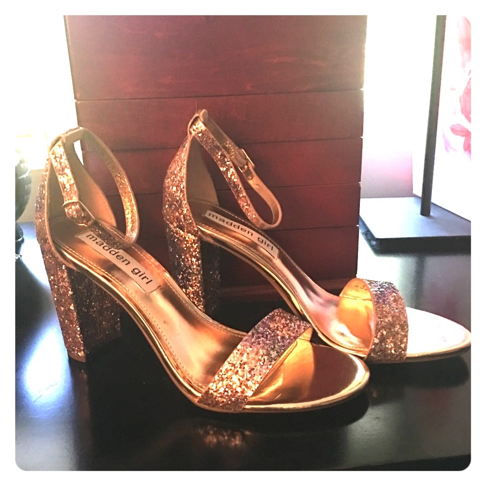 NEVER WORN BRAND NEW MADDEN GIRL CARRSON HEELS