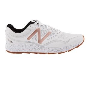 Fresh Foam GOBlv1 by New Balance