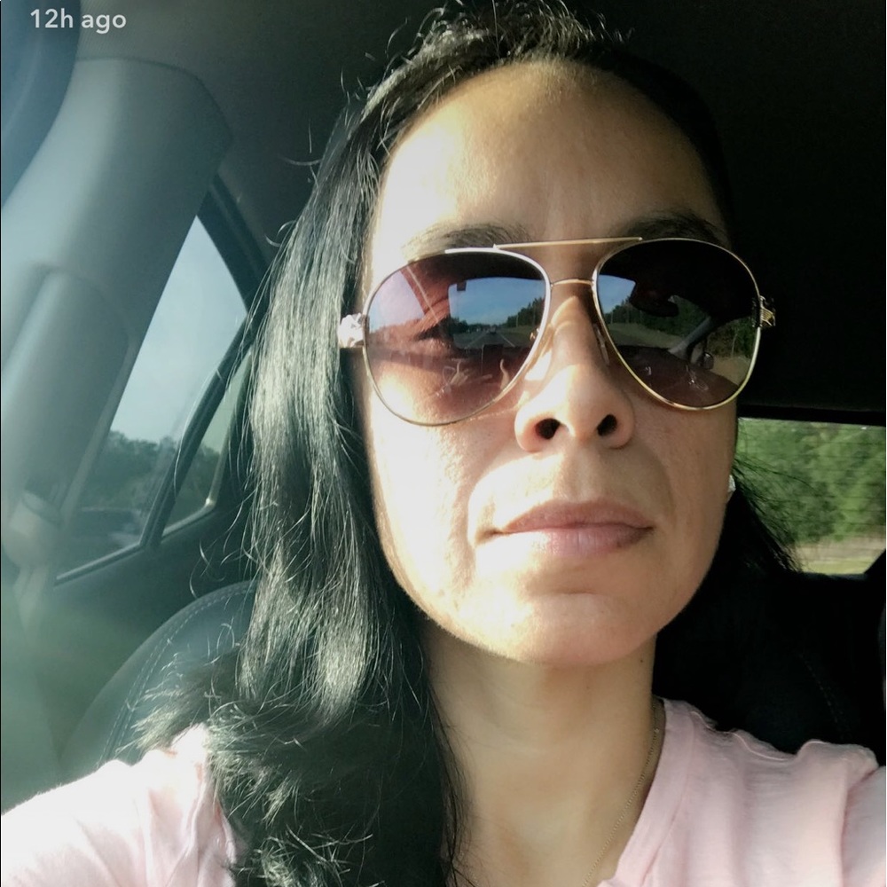 Meet your Posher, Esmirna