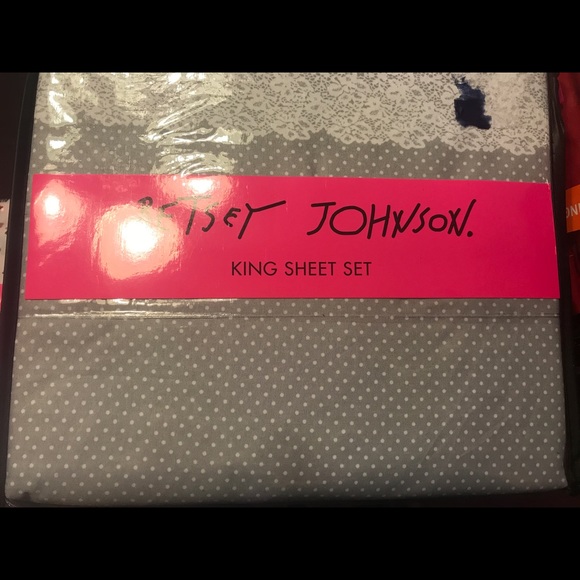 Betsey Johnson King Size Grey Polka Dot Sheets - Picture 1 of 1