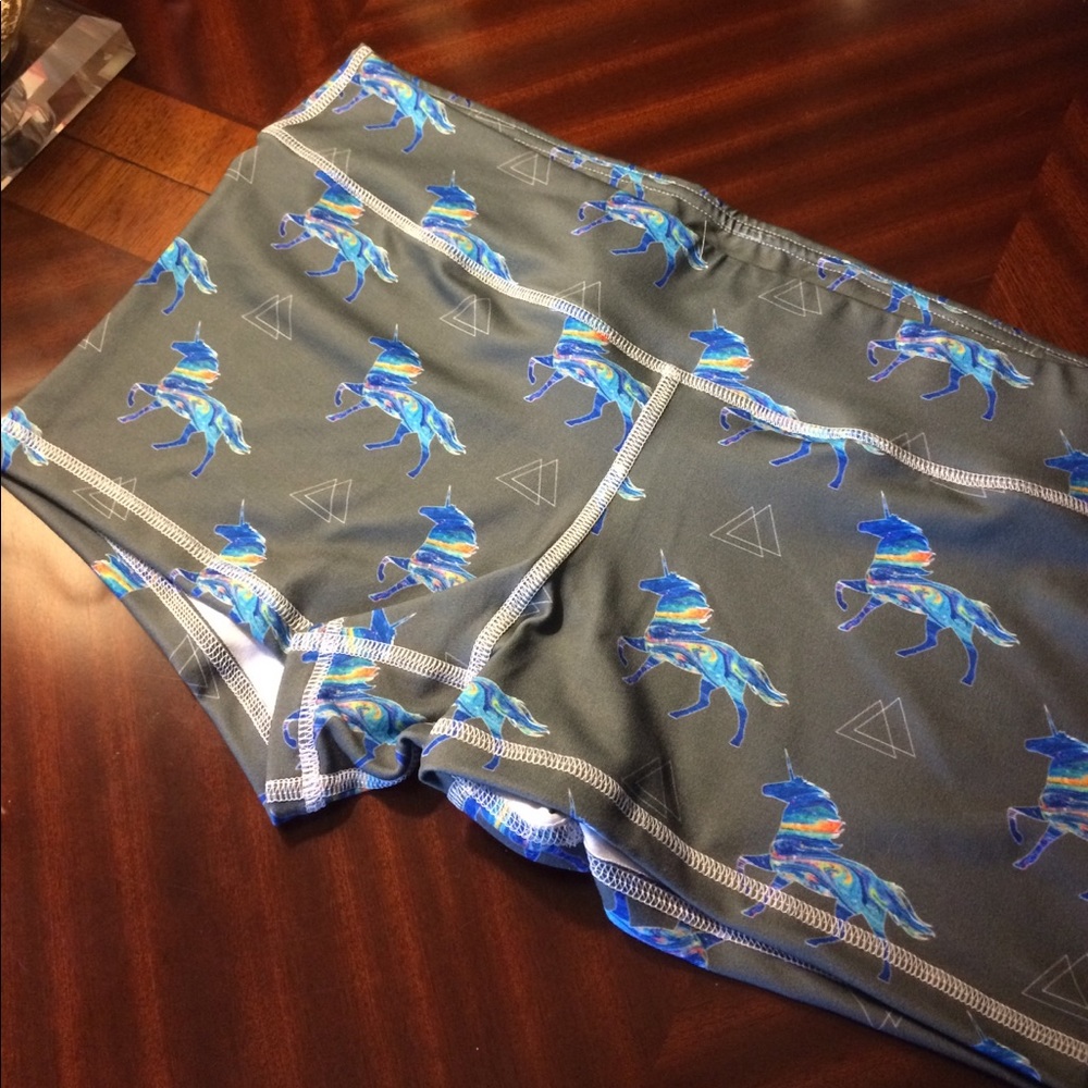 KMC x Fleo High Octance unicorn rainbow Shorts - Picture 2 of 6