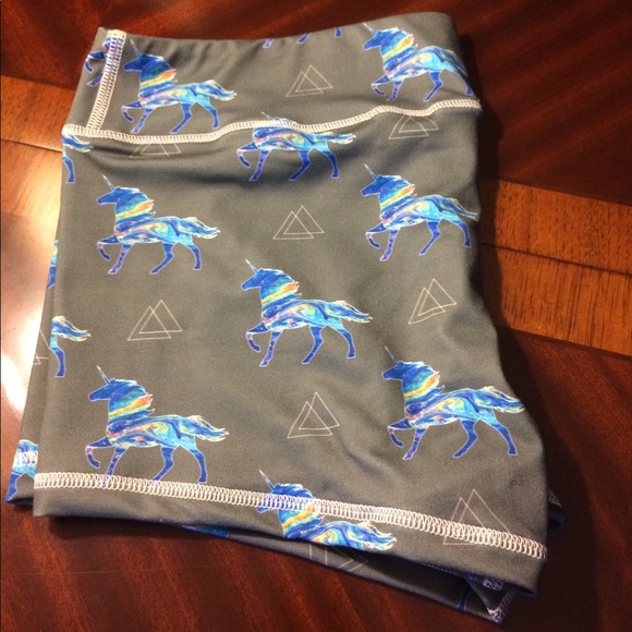 KMC x Fleo High Octance unicorn rainbow Shorts - Picture 4 of 6