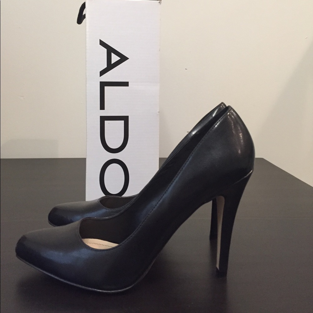 Black Aldo 4 inch pumps