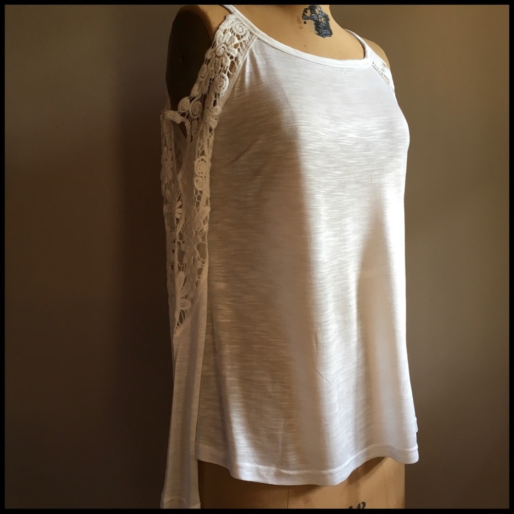 Perfect Cold-Shoulder Top - Picture 3 of 8