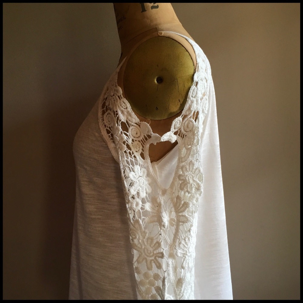 Perfect Cold-Shoulder Top - Picture 7 of 8