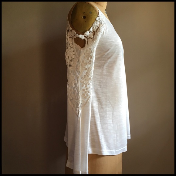 Perfect Cold-Shoulder Top - Picture 4 of 8