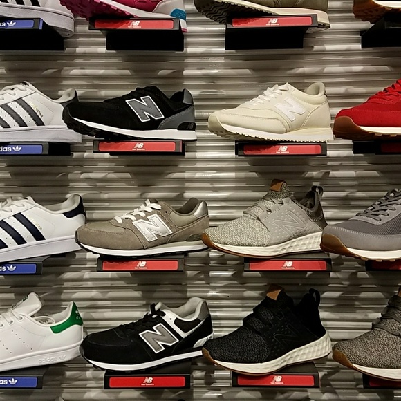 Meet your Posher, Larissa - Picture 1 of 1