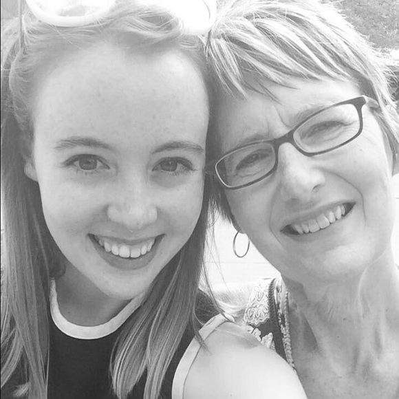 Meet your Posher, Tessa - Picture 3 of 3