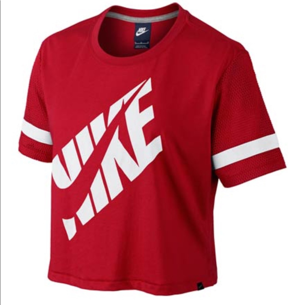 Nike crop top like new. Only worn once.