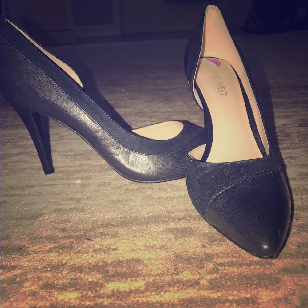 Nine West Navy Blue Pumps!