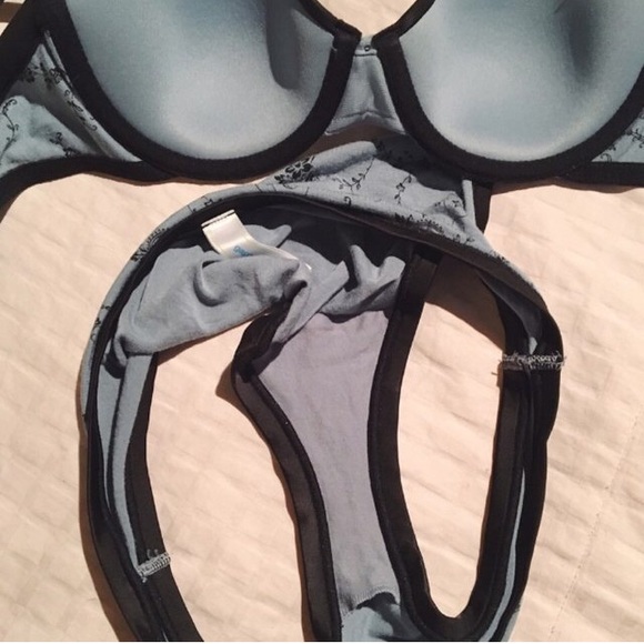 ✖️SOLD✖️NWOT Gap body bra set - Picture 2 of 4