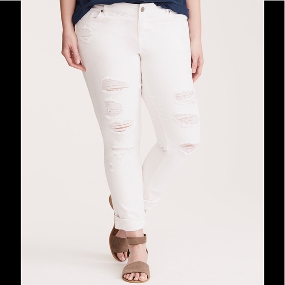 torrid Denim - 🎉Host Pick🎉 White Wash with Ripped Destruction