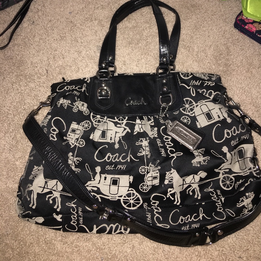 Black Coach Purse (medium/large size) NEGOTIABLE