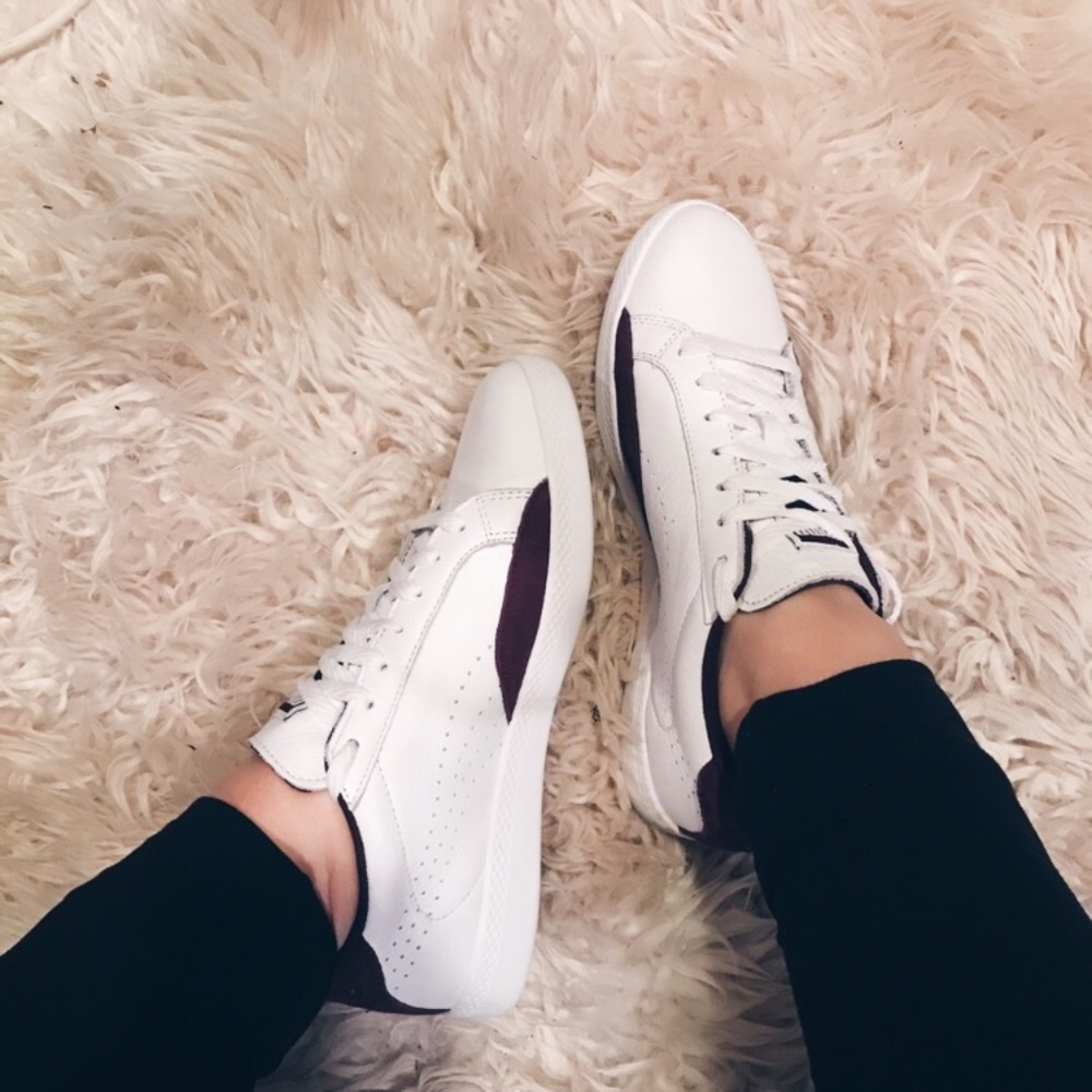 Maroon and white pumas