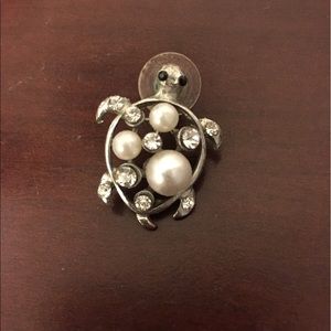Please share!! ISO turtle earrings like this.