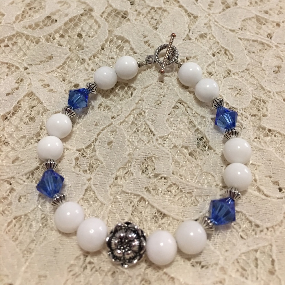 Handmade white coral & Swarovski crystal bracelet