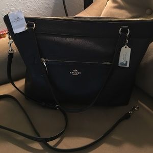 🌪Hurricane Sale 🌪Coach- Pebble Leather Tote