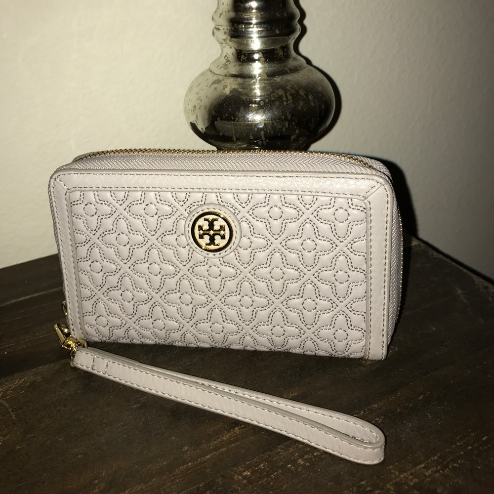Tory Burch Bryant Quilted Smartphone Holder Wallet