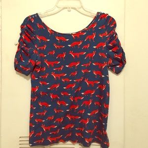 GUC Anthropologie Teal w/Foxes cotton top Size M