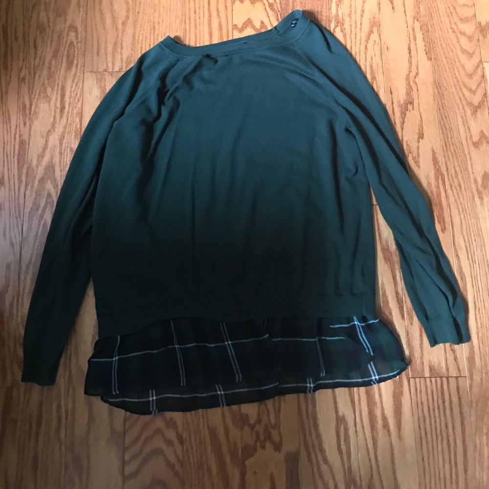 Green sweater top with sheet flannel accents