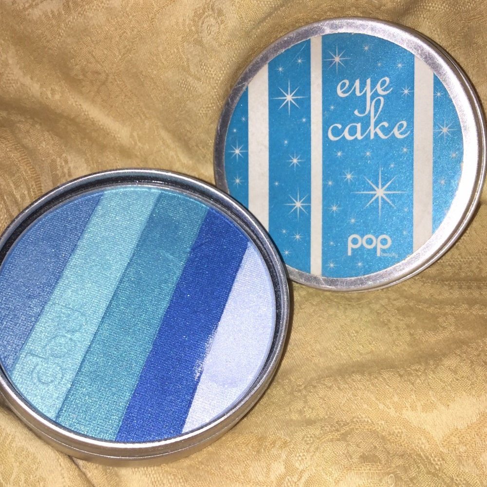 Bright Blues eyeshadow tin Color Pops! Brand new