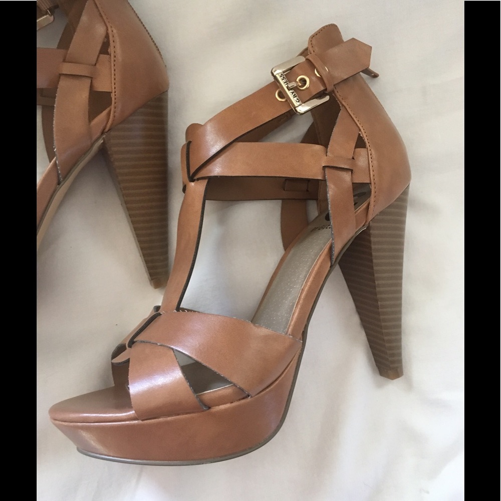 Brown Guess Heels with Platform. Size 7.5M