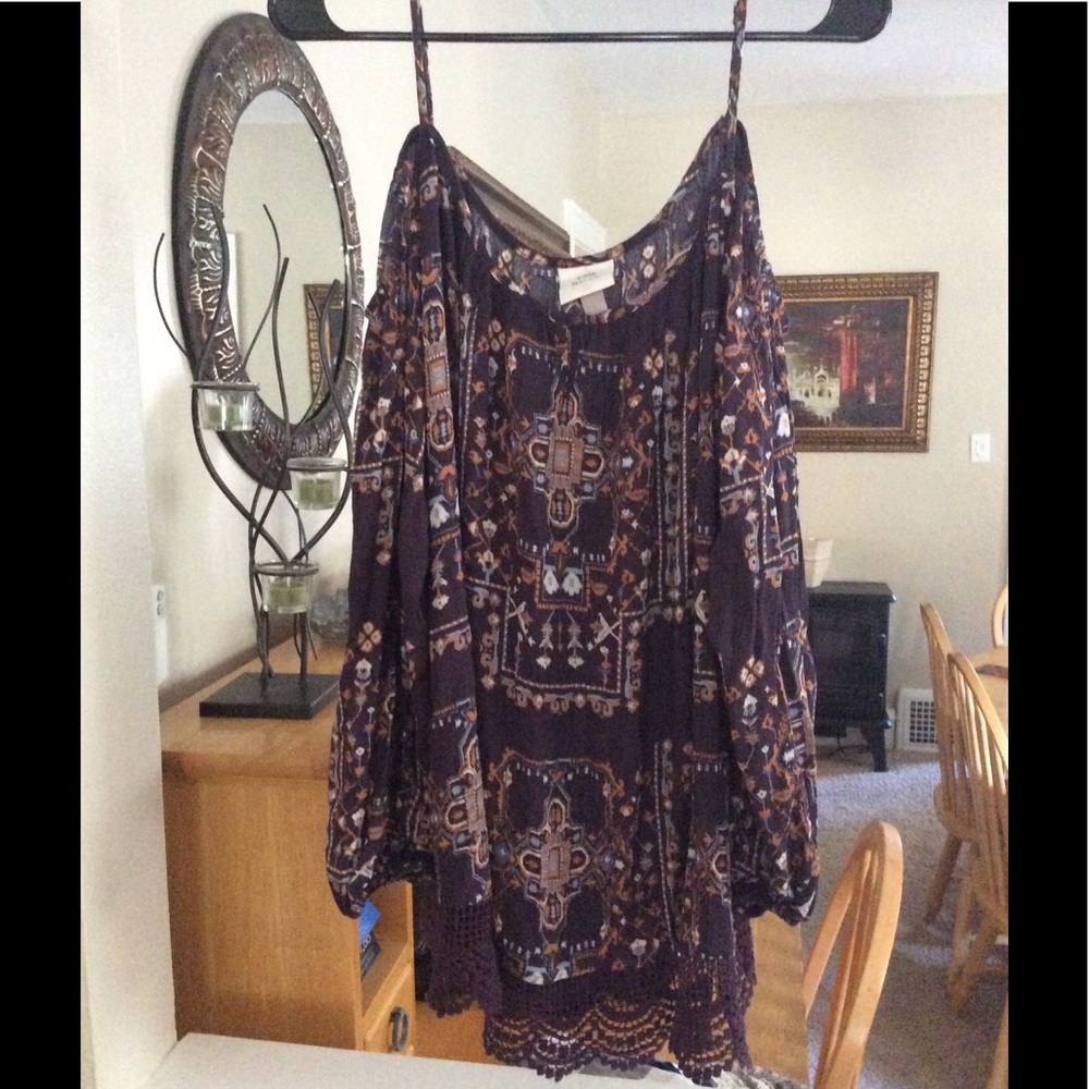 Knox Rose cold shoulder top.