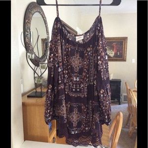 Knox Rose cold shoulder top.