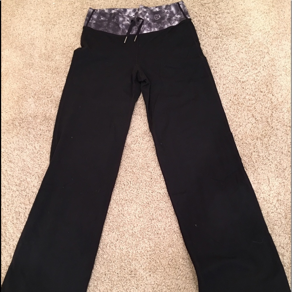 Lululemon lounge pants size 4