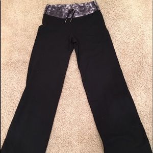 Lululemon lounge pants size 4