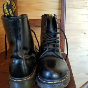 Doc Marten's 1460 original black lace up boots