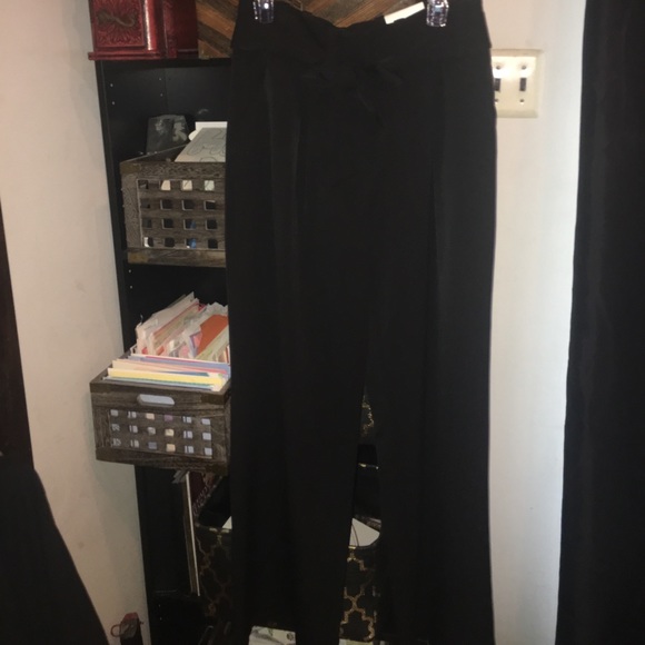 Bow Closure Black Pant - Picture 2 of 4