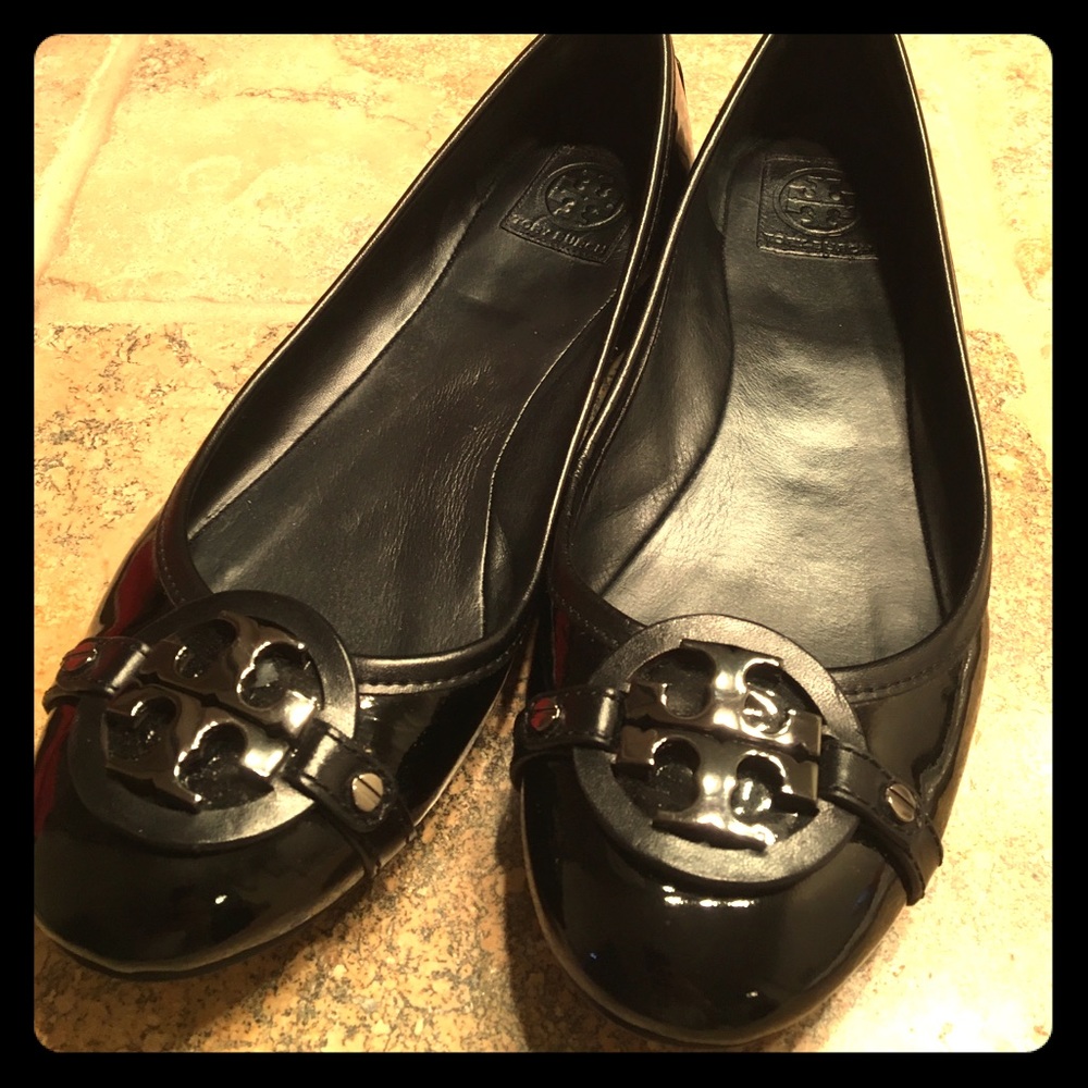 Black Tory Butch flats