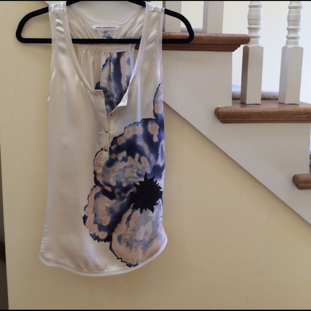 Diane von Furstenberg silk tank top.