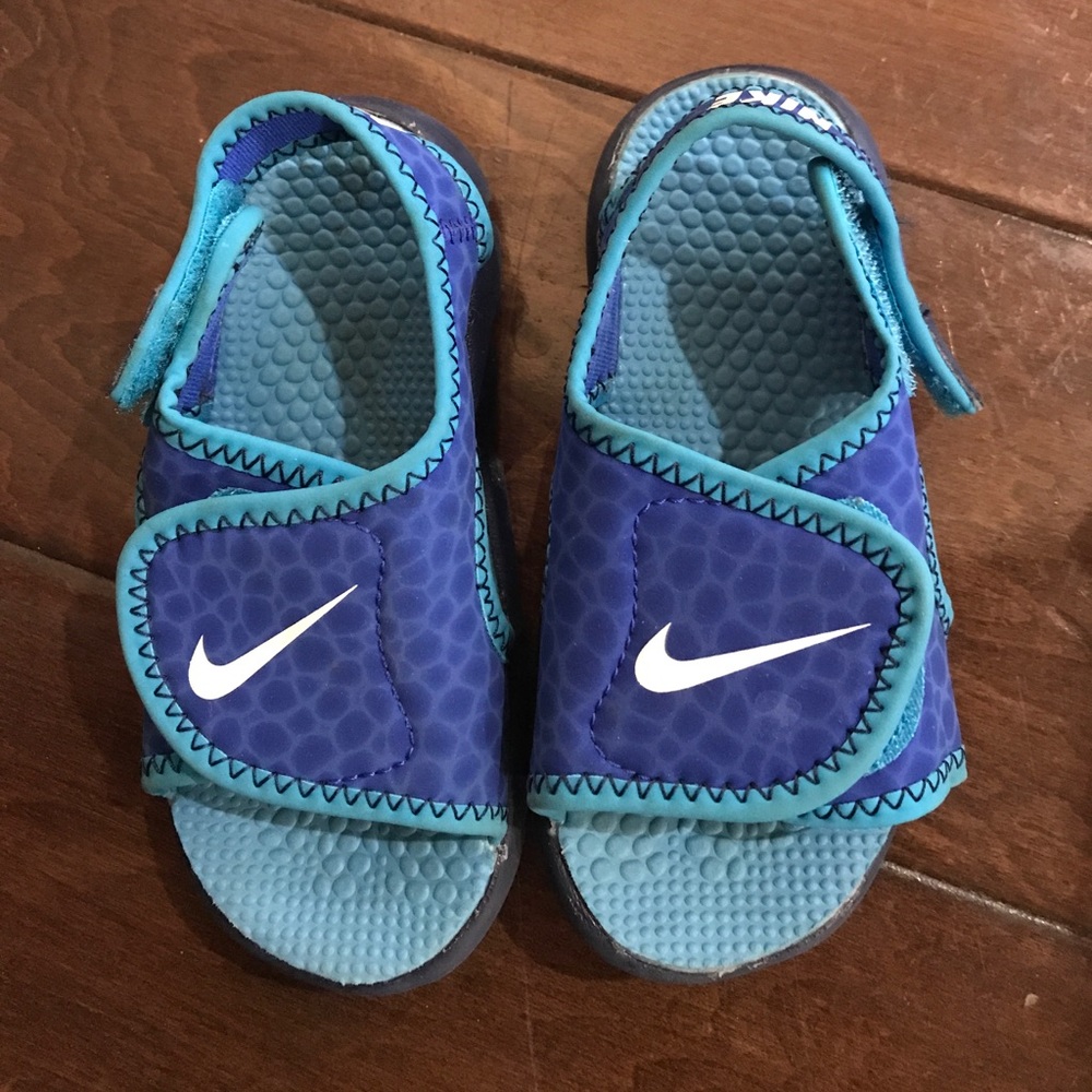 Nike toddler sandals