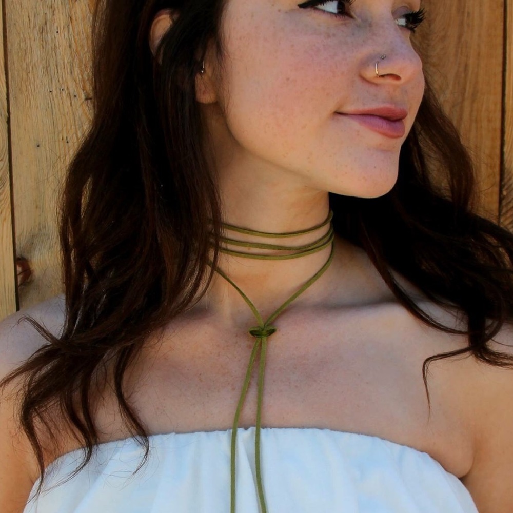 Green Olive Choker